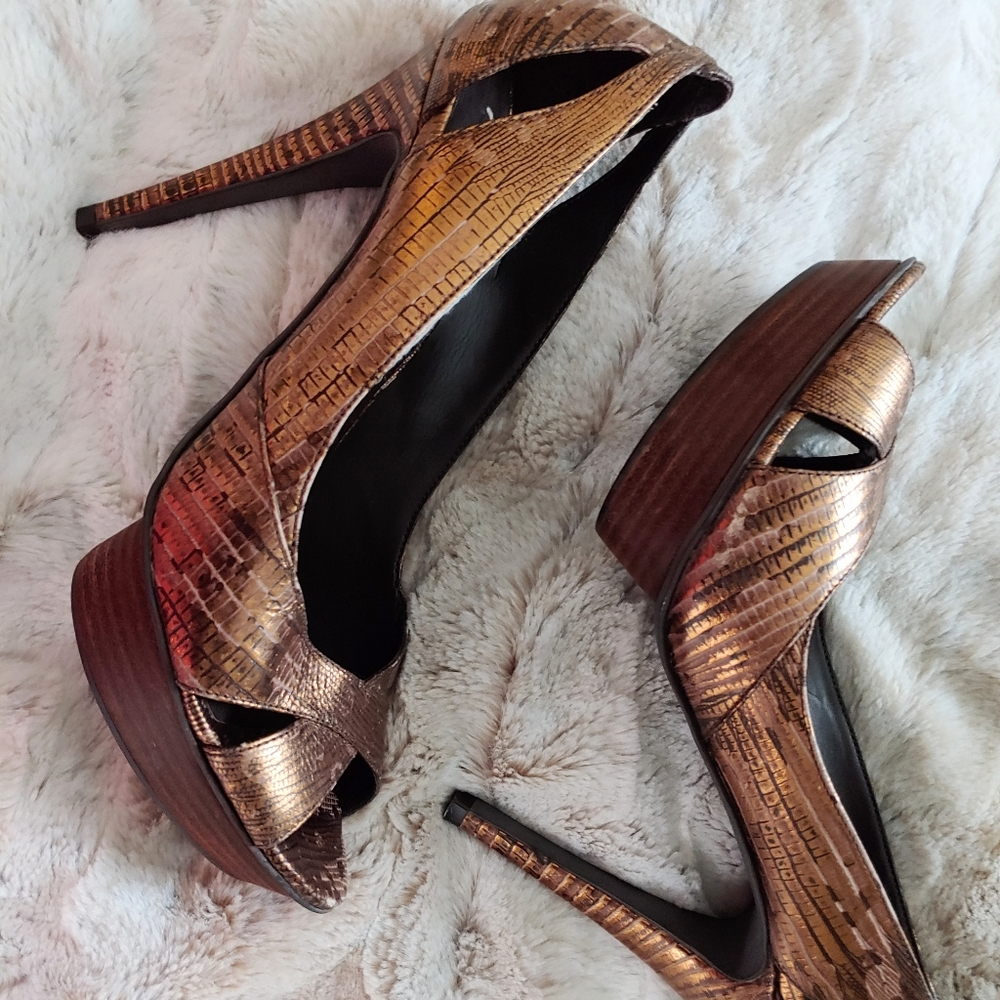 BCBGMAXAZRIA
